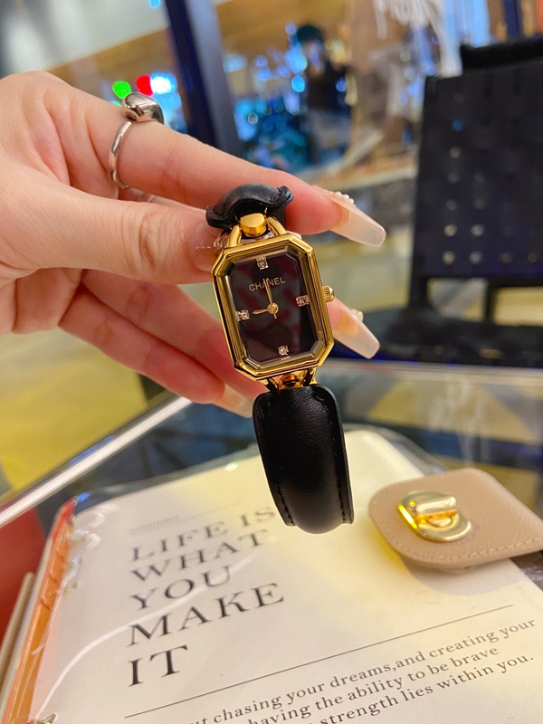 ブランド時計角部分ディテール